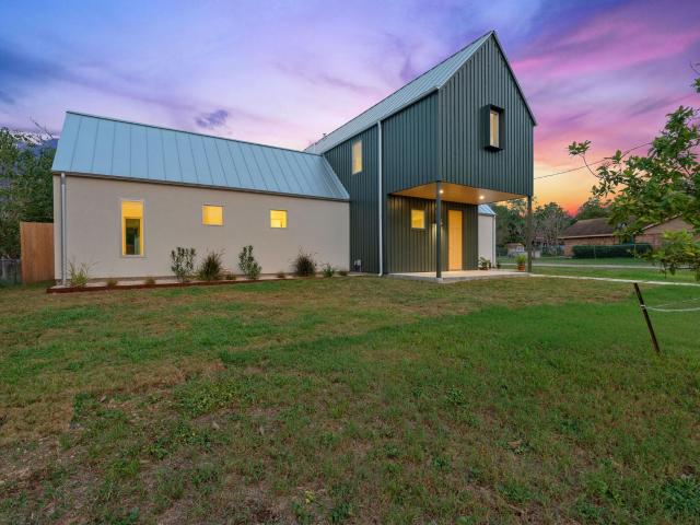 House for sale in Lockhart, Caldwell County