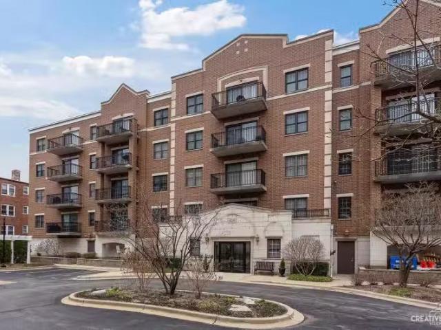 Condo for sale in Bedford Park