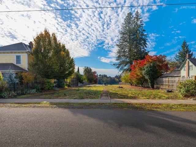 Land for sale in Carlton, Yamhill County
