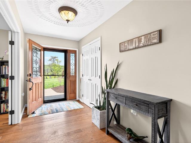 House for sale in Hickory, Pennsylvania