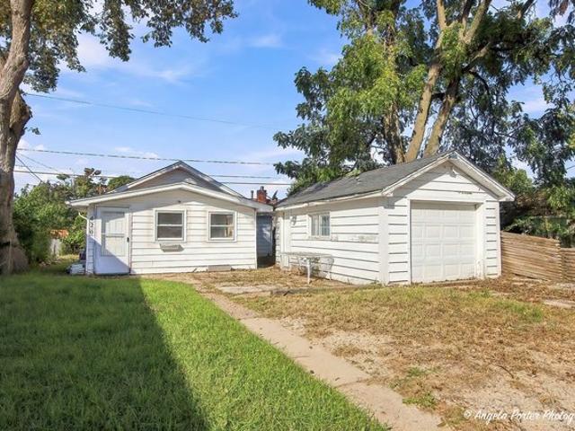 House for sale in Waukegan, Lake County