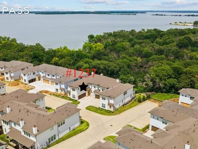 Condo for sale in Lake Dallas