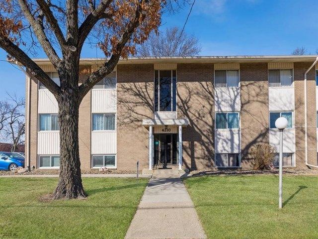Townhouse for sale in Urbandale, Iowa