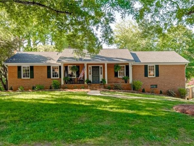 House for sale in Pfafftown, North Carolina