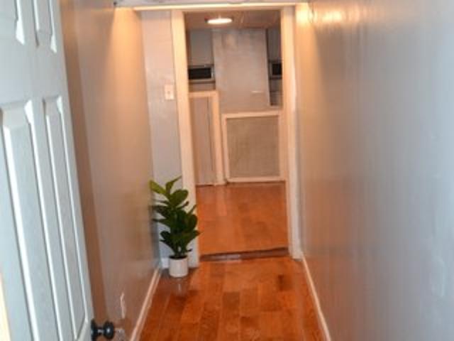 House for sale in The Bronx, Arverne