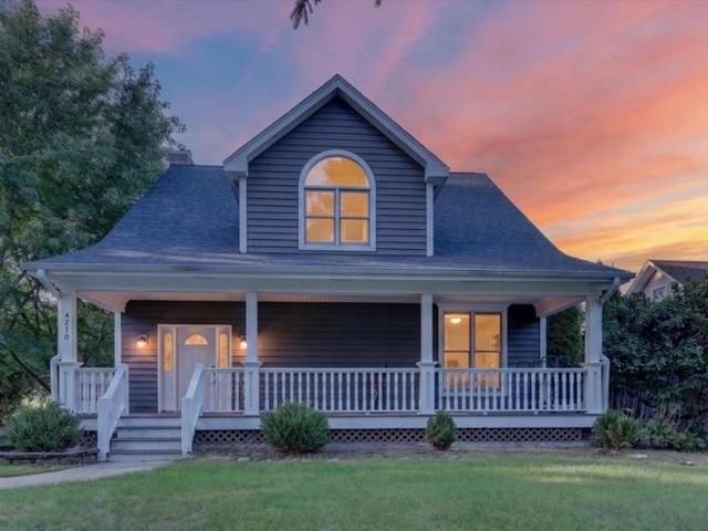 House for sale in Mchenry, Illinois
