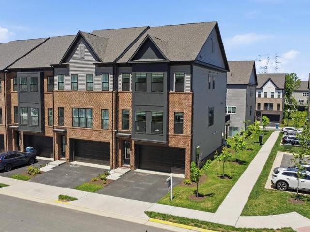 Townhouse for sale in Virginia