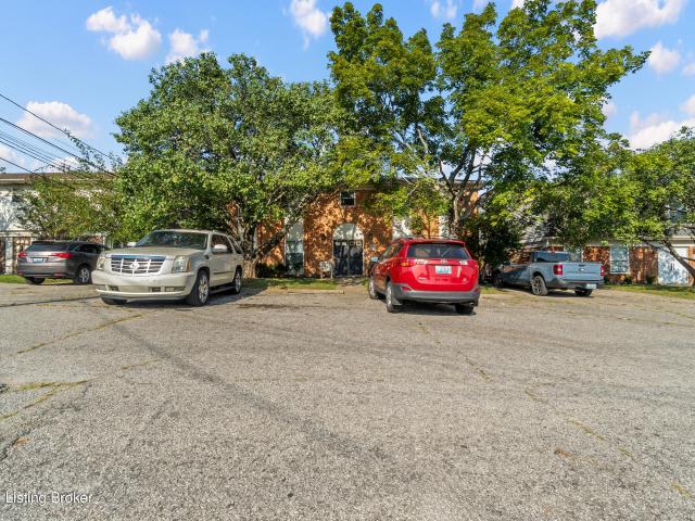 House for sale in Jeffersontown, Kentucky