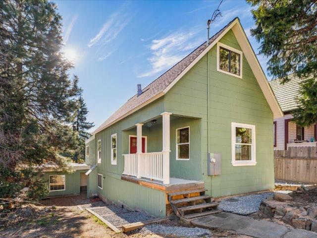 House for sale in Dunsmuir, California