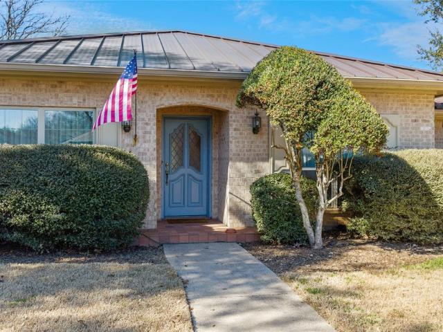 House for sale in Benbrook, Texas
