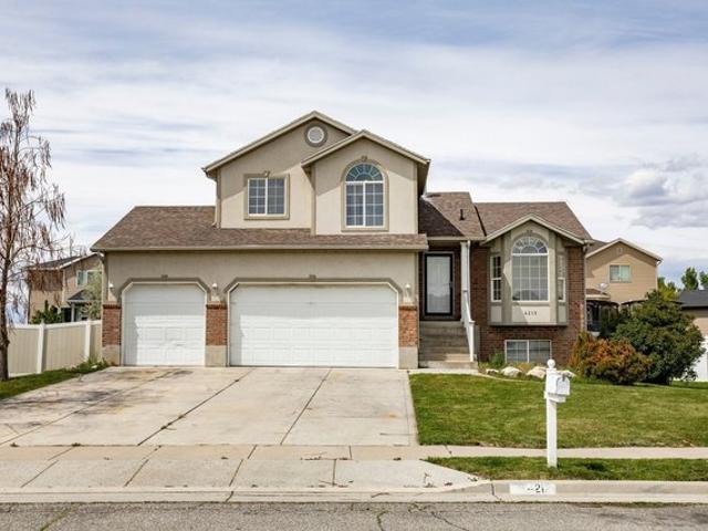 House for sale in Roy, Utah