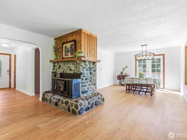 House for sale in Castle Rock, Washington