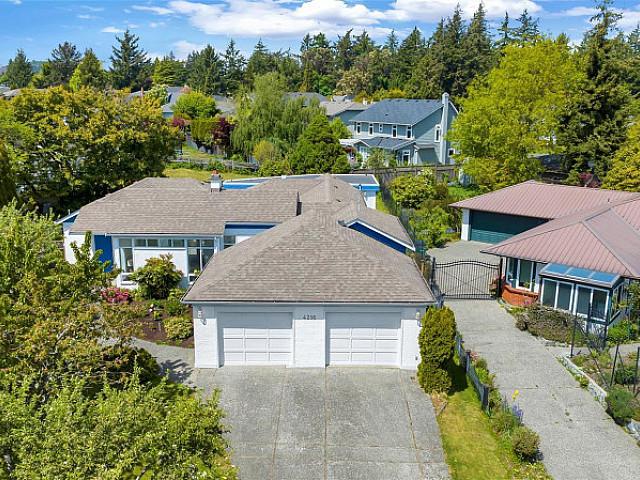 House for sale in Saanich, British Columbia