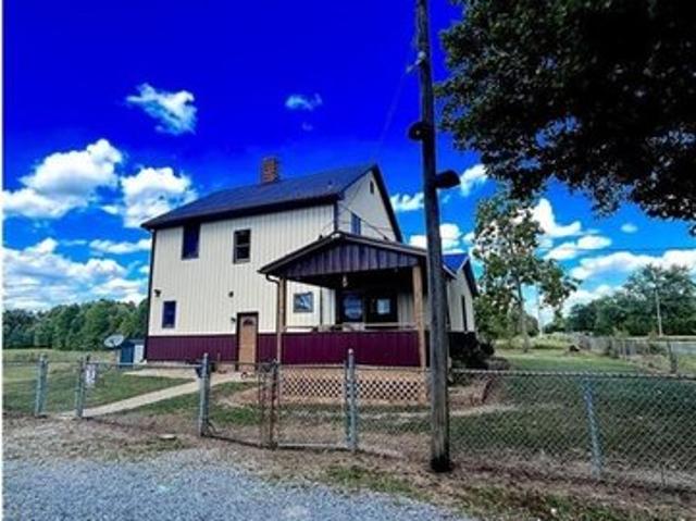 House for sale in New Bedford, Pennsylvania