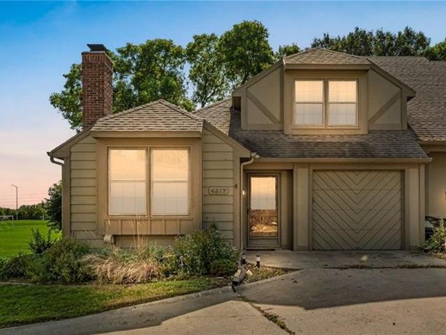 Townhouse for sale in West Alvamar, Lawrence