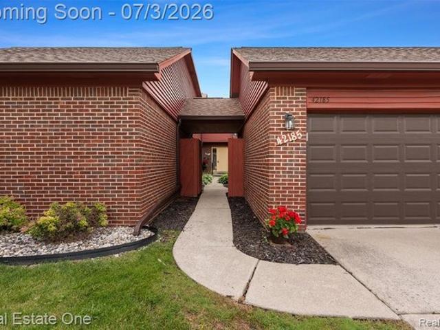 Condo for sale in Clinton Township, Michigan