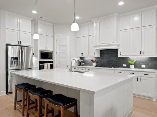 House for sale in Midlothian, Ellis County