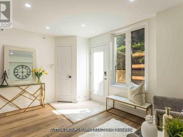 Townhouse for sale in Woburn, Ontario