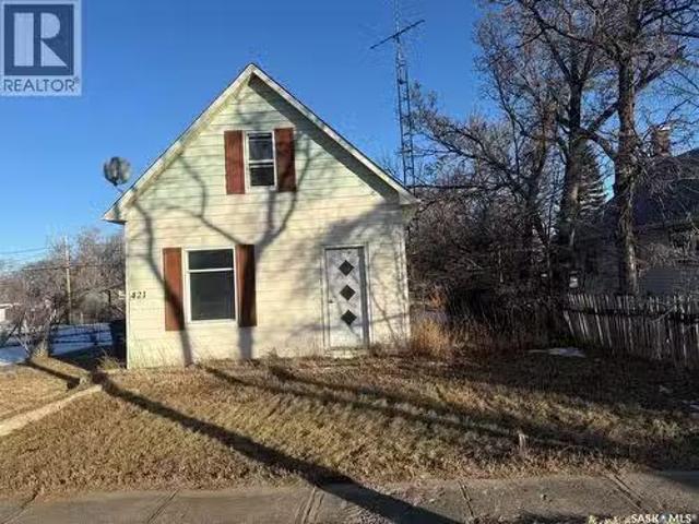 House for sale in Assiniboia, Saskatchewan