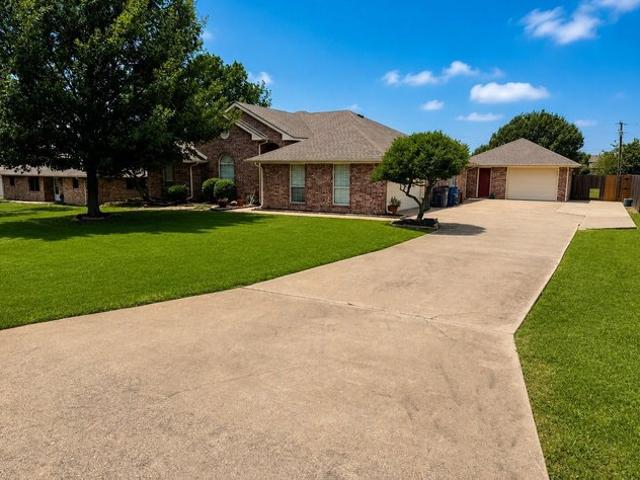 House for sale in Ellis, Texas