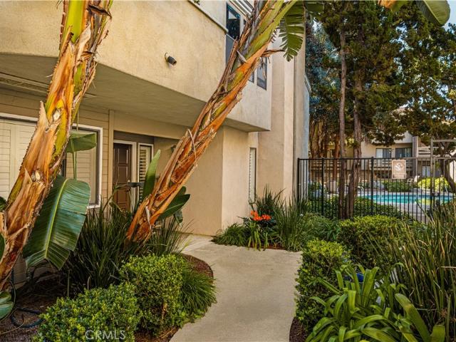 Condo for sale in Costa Mesa, California