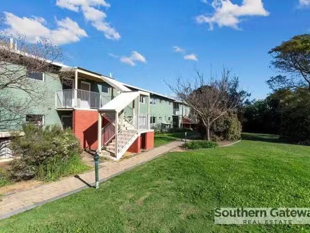 House for rent in Calista, Western Australia