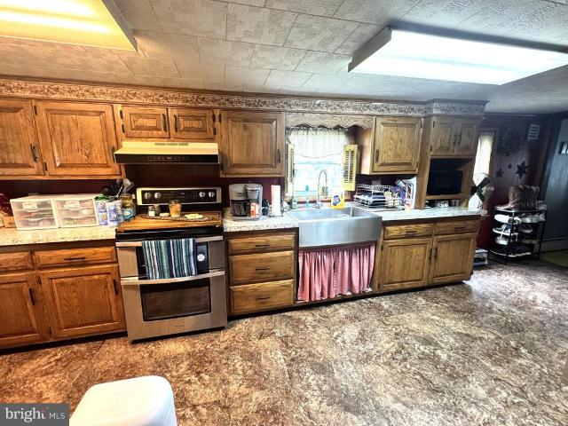 House for sale in Burnham, Pennsylvania