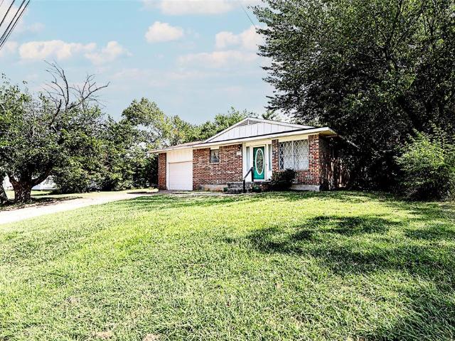 House for sale in Bowie, Texas
