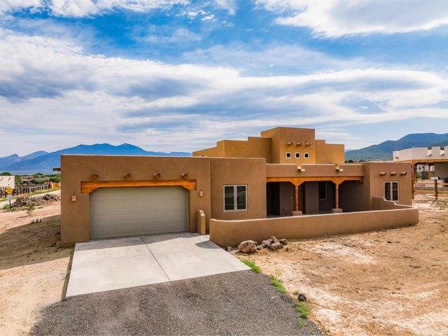 House for sale in Taos, Taos County