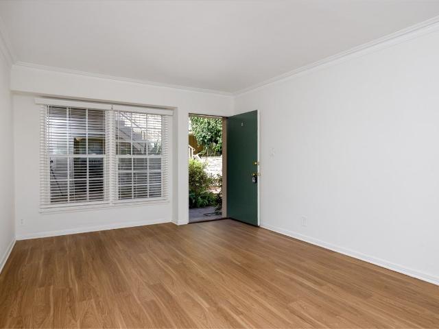 Apartment for rent in Beverly Hills