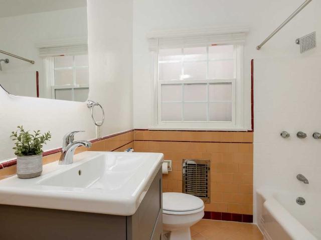 Apartment for rent in Beverly Hills, California