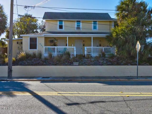 Duplex for sale in Daytona Beach