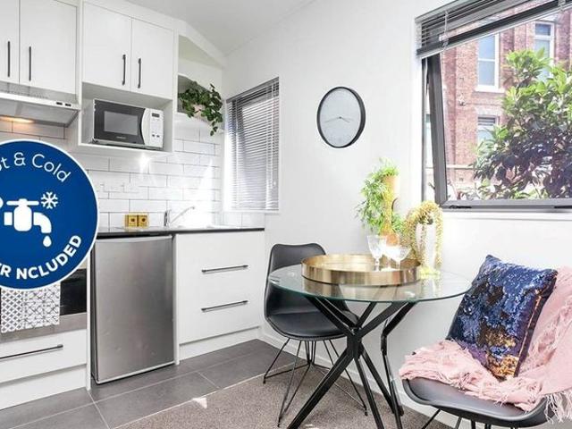 Apartment for rent in Newton, Auckland