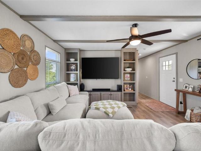 House for sale in Navarro, Texas