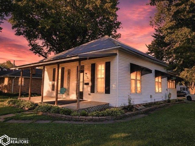 House for sale in Sigourney, Iowa