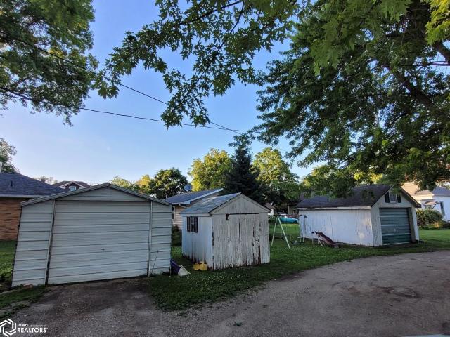 House for sale in Sigourney, Iowa