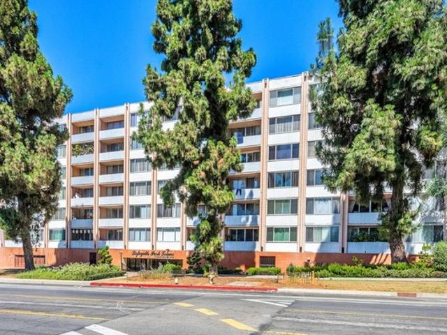 Condo for sale in Canoga Park, California
