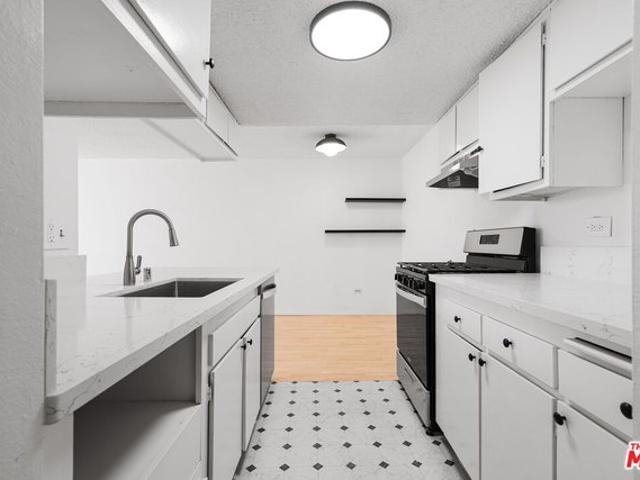 Condo for sale in Canoga Park, California