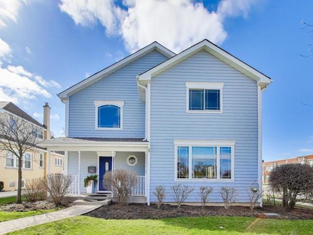 House for sale in Arlington Heights, Illinois