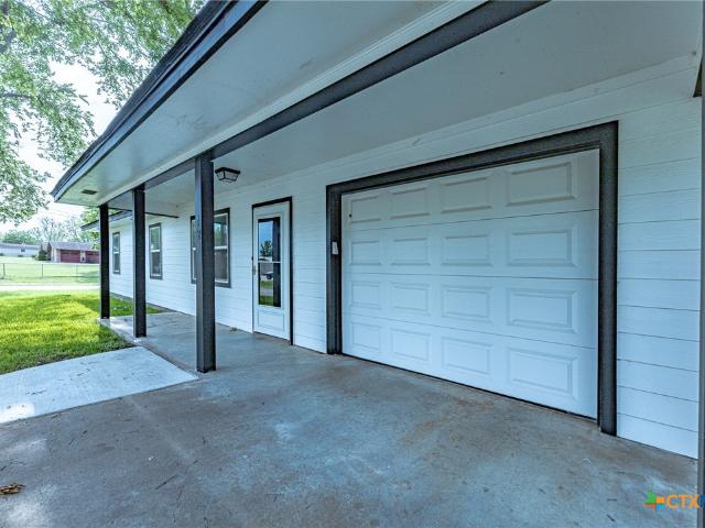 House for sale in Shiner, Texas