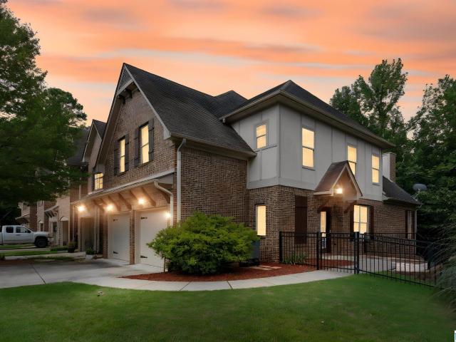 Townhouse for sale in Gardendale, Alabama