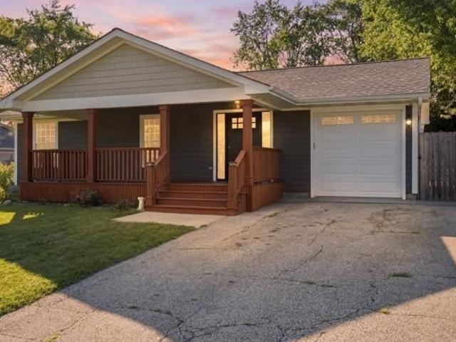 House for sale in Mchenry, Illinois