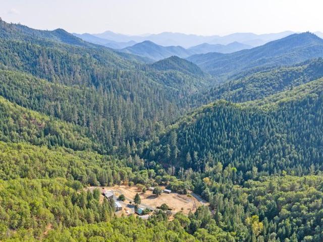 House for sale in Rogue River, Oregon