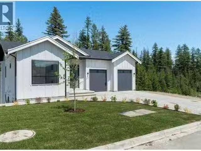 House for sale in Salmon Arm, British Columbia