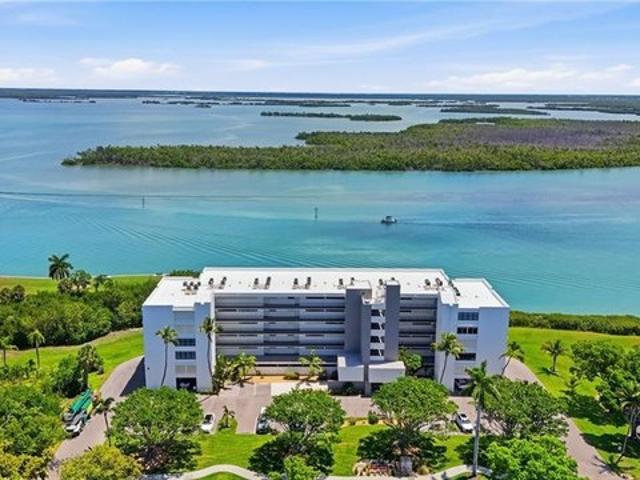 Condo for sale in Fort Myers Beach, Florida