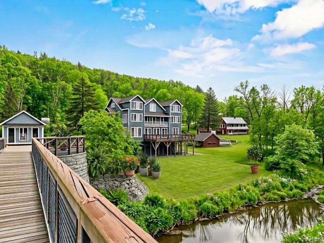 House for sale in Barryville, New York