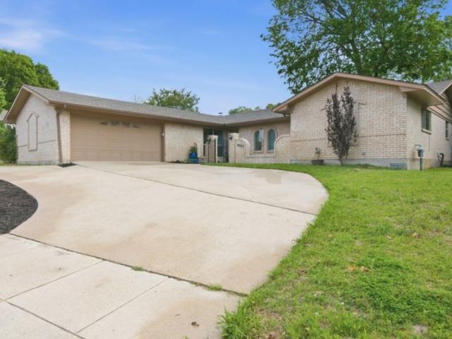 House for sale in Benbrook, Texas