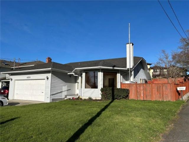 House for sale in North Quadra, Saanich