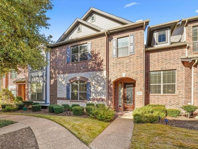 Townhouse for sale in Carrollton, Texas
