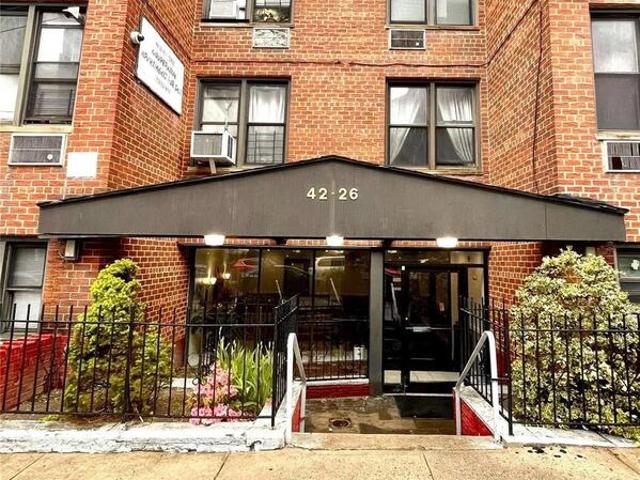 Apartment for rent in Elmhurst